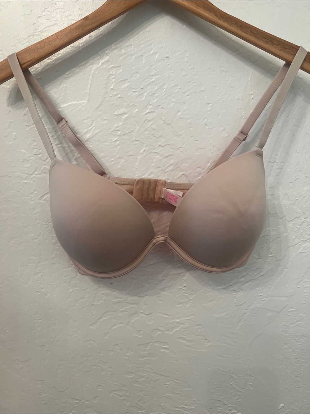 PINK Victoria's Secret Light Nude Everywhere super push-up T-Shirt Bra